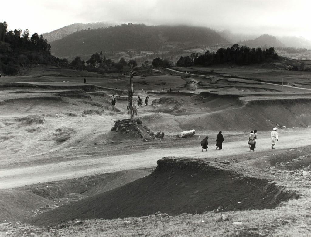 Paisaje Chamula / Chamula Landscape. Artist: Manuel Álvarez Bravo. Date: c. 1970, printed 1979. Medium: plata sobre gelatina / gelatin silver print.
