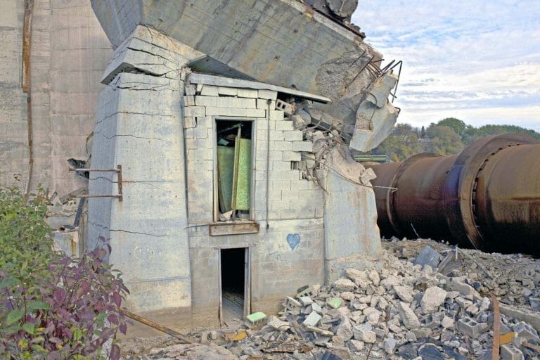 James Cagle, Industrial Still Life 6a (Denderah), 2011. Digital pigment print, 12 x 18 inches. Courtesy of the artist.
