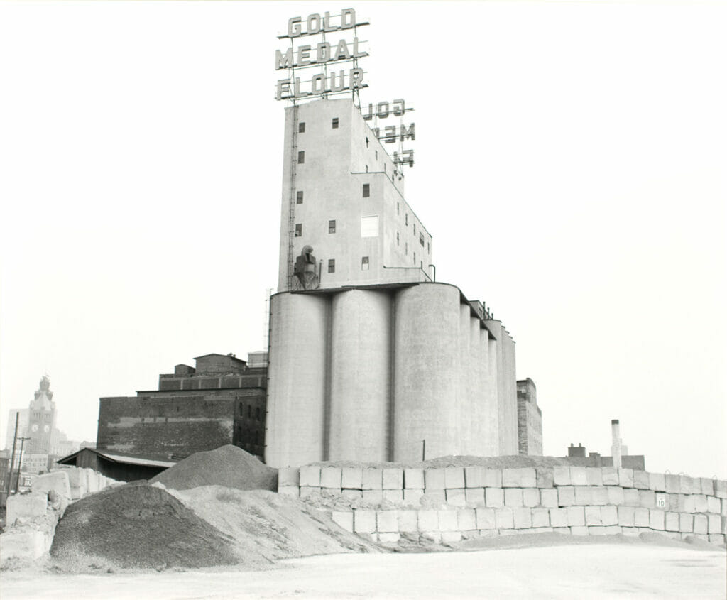 Gold Medal Elevator (St. Anthony), Minneapolis.. Artist: Gary Hallman. Date: 1976. Medium: black and white photograph.